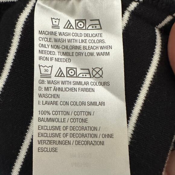 Isaac Mizrahi women’s T-shirt black white nautical striped feminine cozycore - Picture 7 of 10